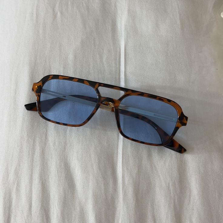Blue Lenses Sunglasses 💙