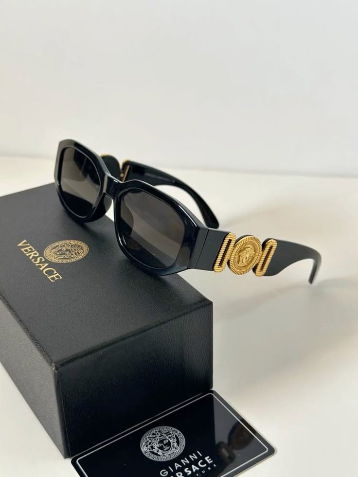 Versace Medusa Black